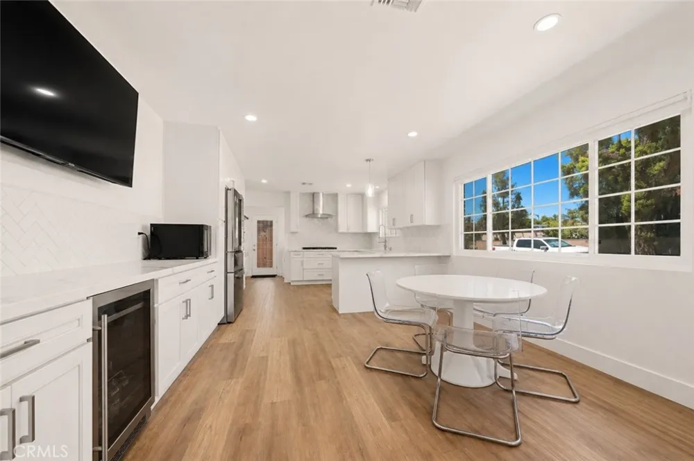 20800 Chatsworth Street Chatsworth, CA 91311