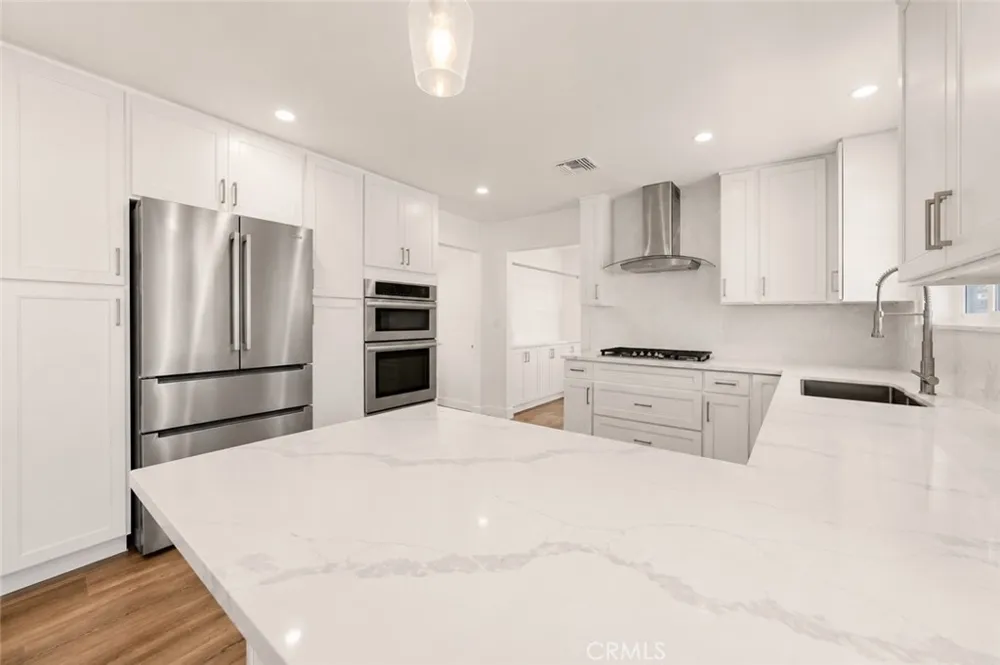 20800 Chatsworth Street Chatsworth, CA 91311