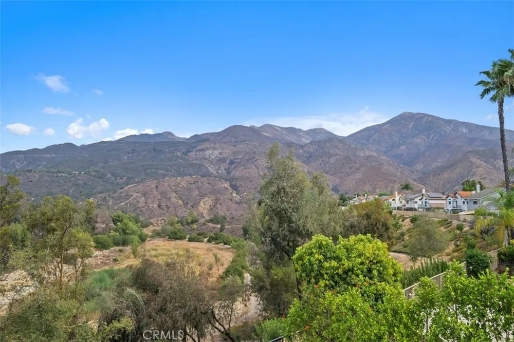 20811 Shadow Rock Rancho Santa Margarita, CA 92679