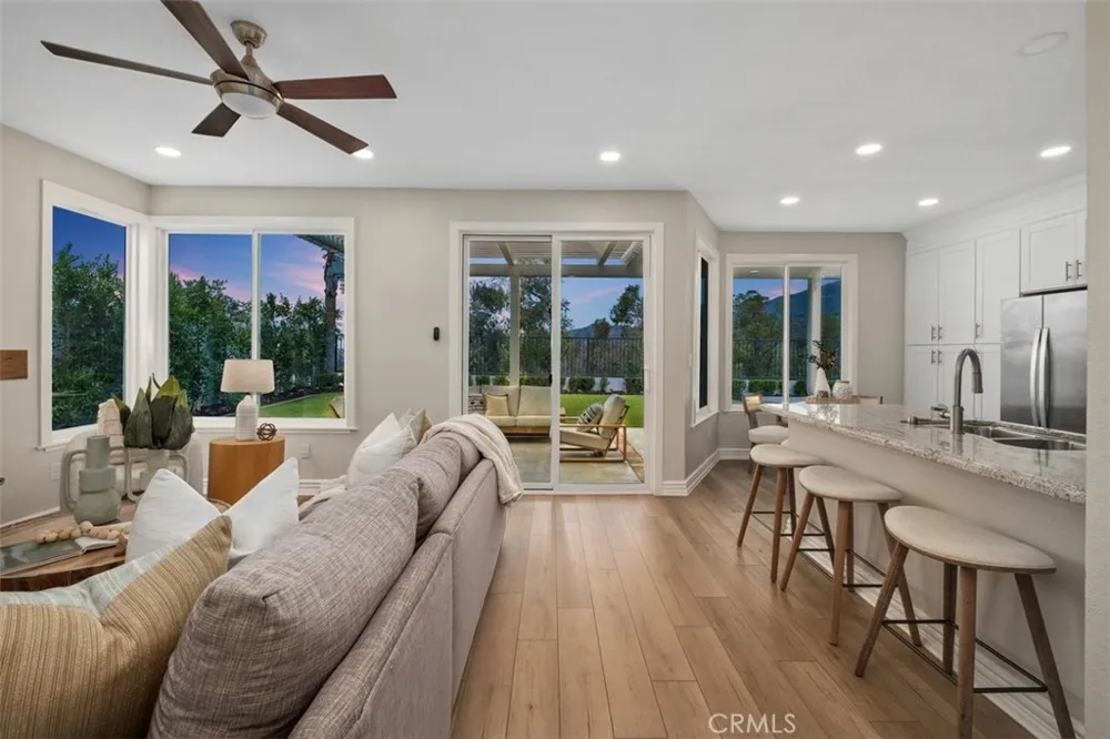20811 Shadow Rock Rancho Santa Margarita, CA 92679