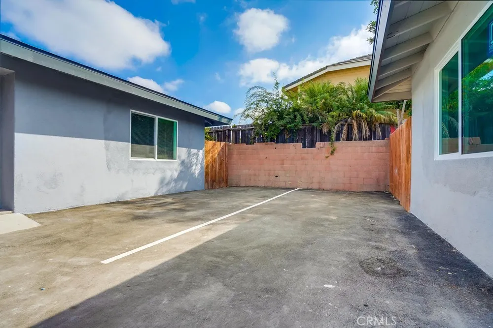 13838 Arthur Paramount, CA 90723