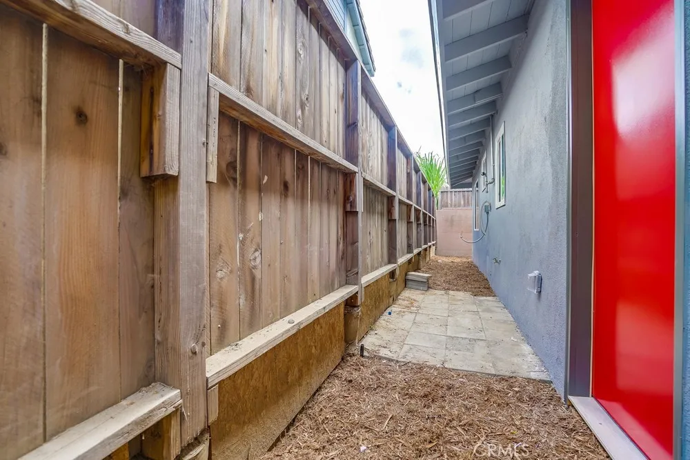 13838 Arthur Paramount, CA 90723