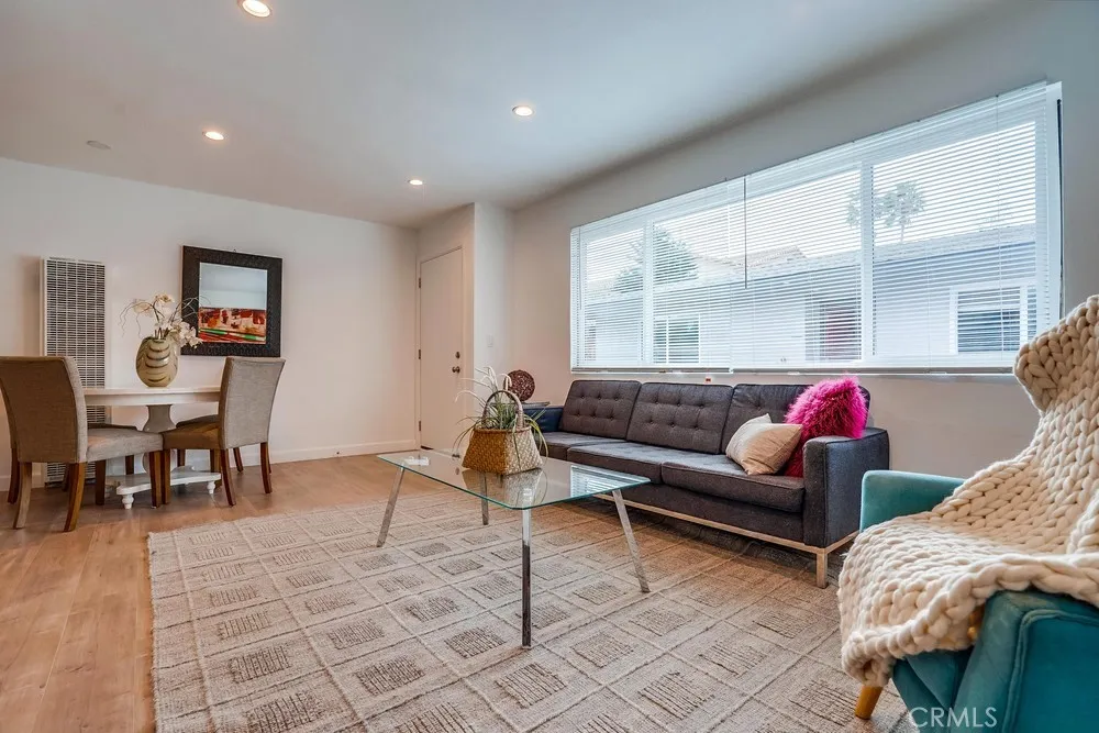 13838 Arthur Paramount, CA 90723