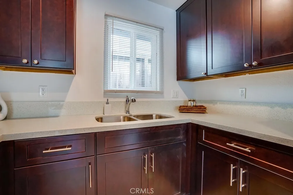 13838 Arthur Paramount, CA 90723
