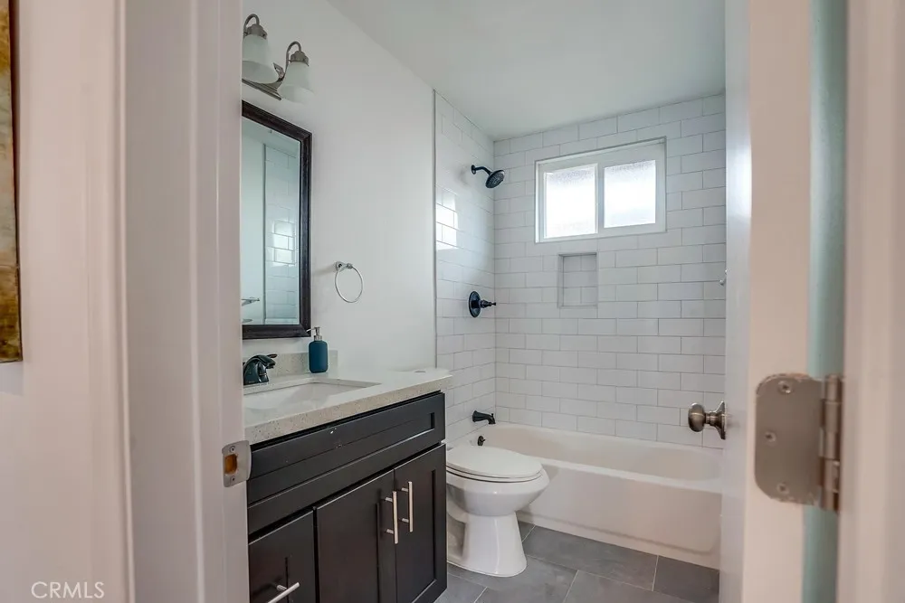 13838 Arthur Paramount, CA 90723