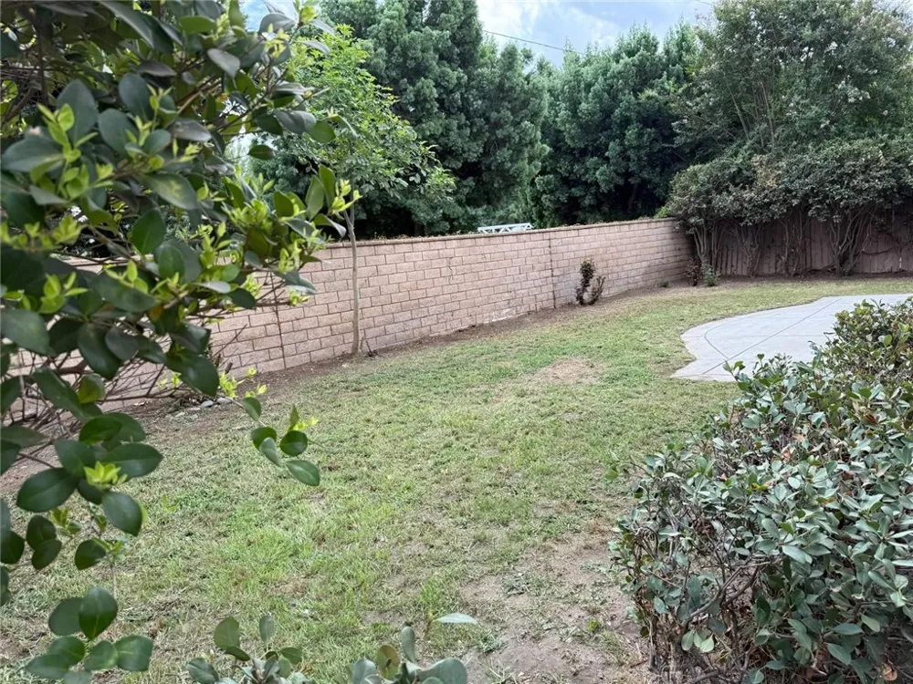 1742 Edmon Way Riverside, CA 92501