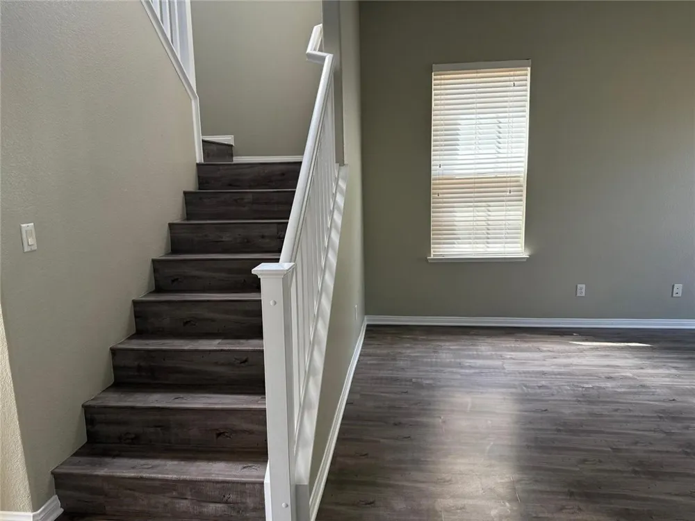 1742 Edmon Way Riverside, CA 92501