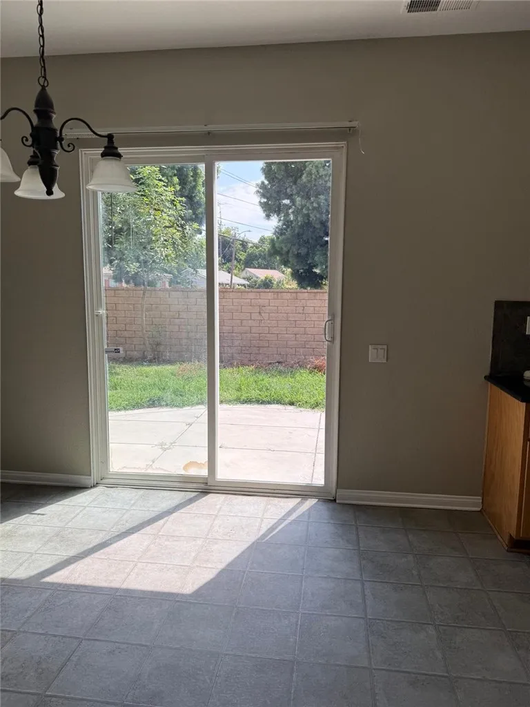 1742 Edmon Way Riverside, CA 92501