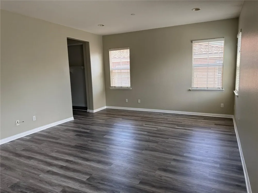 1742 Edmon Way Riverside, CA 92501