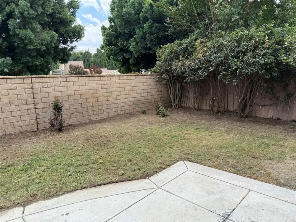 1742 Edmon Way Riverside, CA 92501