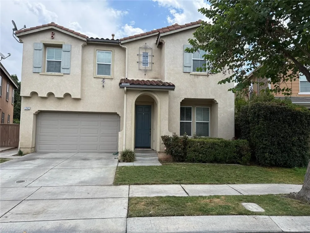 1742 Edmon Way Riverside, CA 92501
