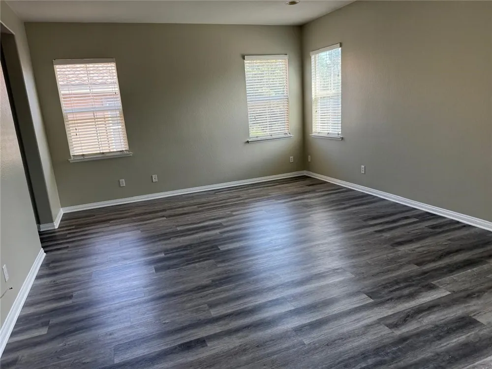 1742 Edmon Way Riverside, CA 92501