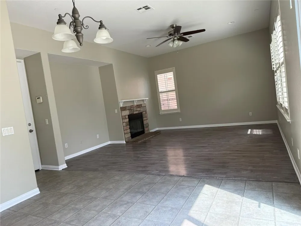 1742 Edmon Way Riverside, CA 92501