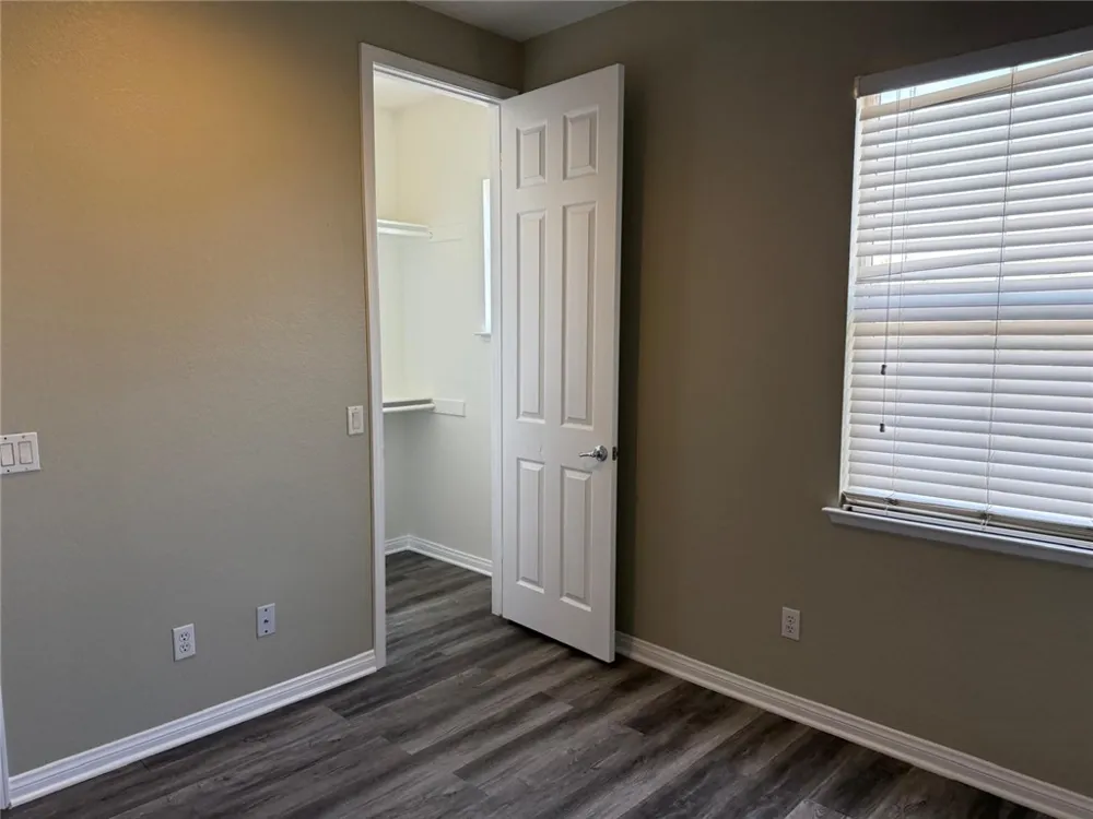1742 Edmon Way Riverside, CA 92501
