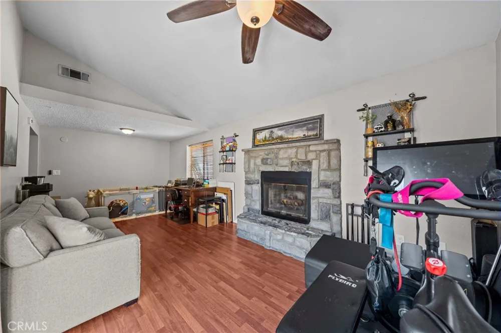 27620 Connie Menifee, CA 92586