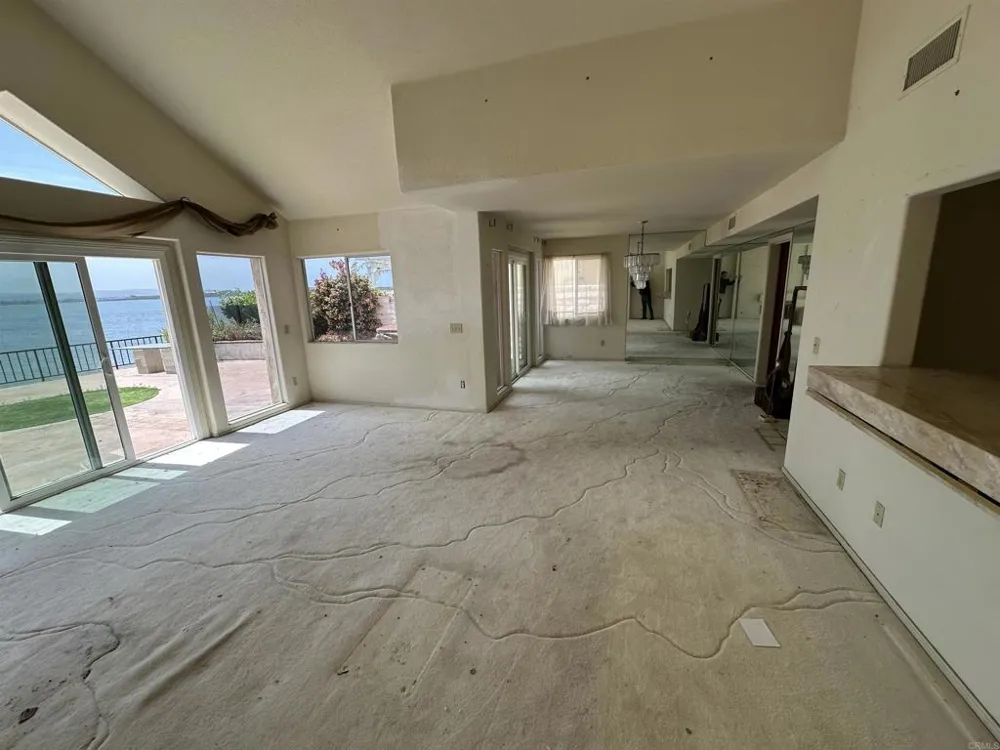 41 SPINNAKER WAY Coronado, CA 92118