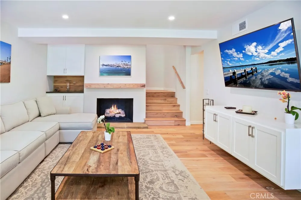 2112 Vista Dorado Newport Beach, CA 92660