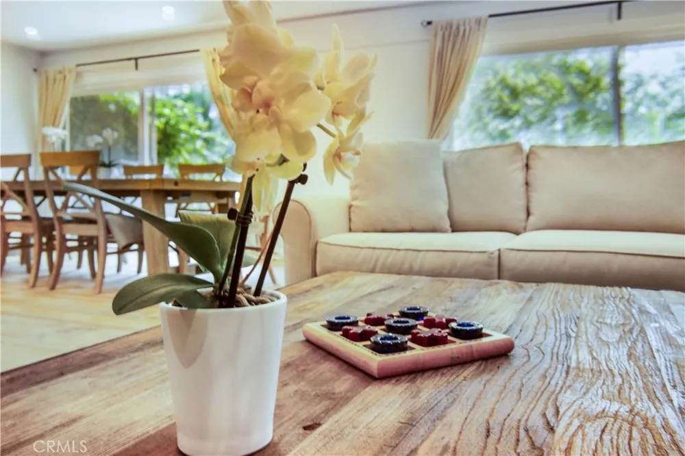 2112 Vista Dorado Newport Beach, CA 92660