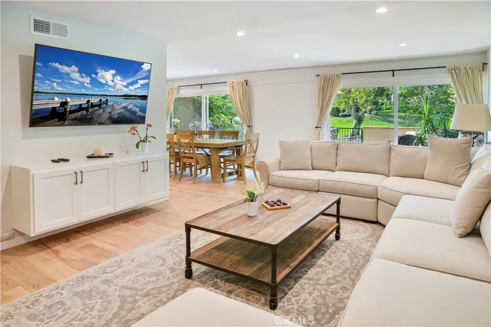 2112 Vista Dorado Newport Beach, CA 92660