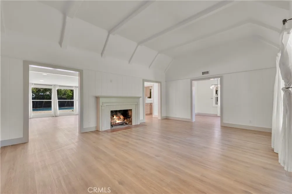 11944 Hesby Street Valley Village, CA 91607