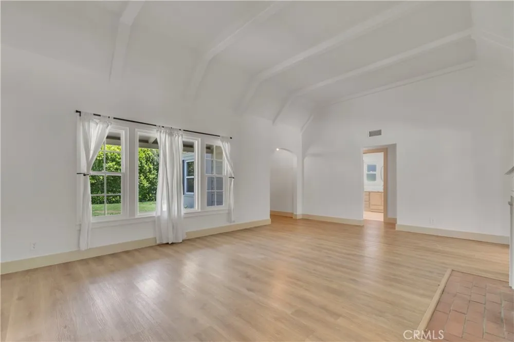 11944 Hesby Street Valley Village, CA 91607