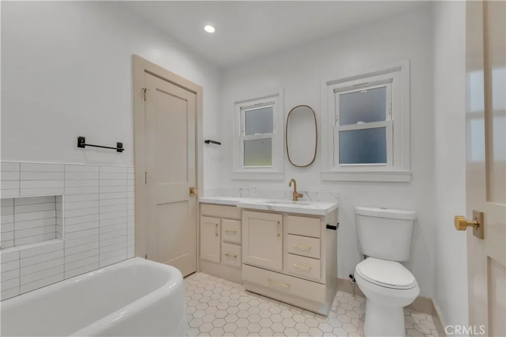 11944 Hesby Street Valley Village, CA 91607