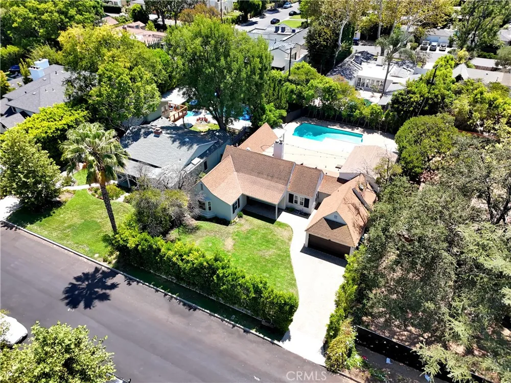 11944 Hesby Street Valley Village, CA 91607