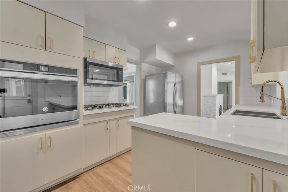 11944 Hesby Street Valley Village, CA 91607