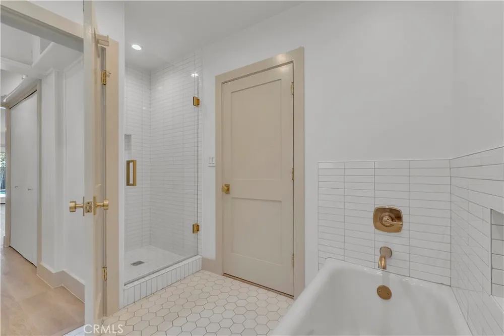 11944 Hesby Street Valley Village, CA 91607