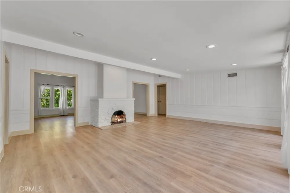 11944 Hesby Street Valley Village, CA 91607
