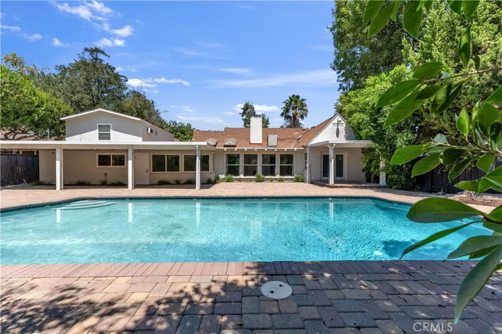 11944 Hesby Street Valley Village, CA 91607