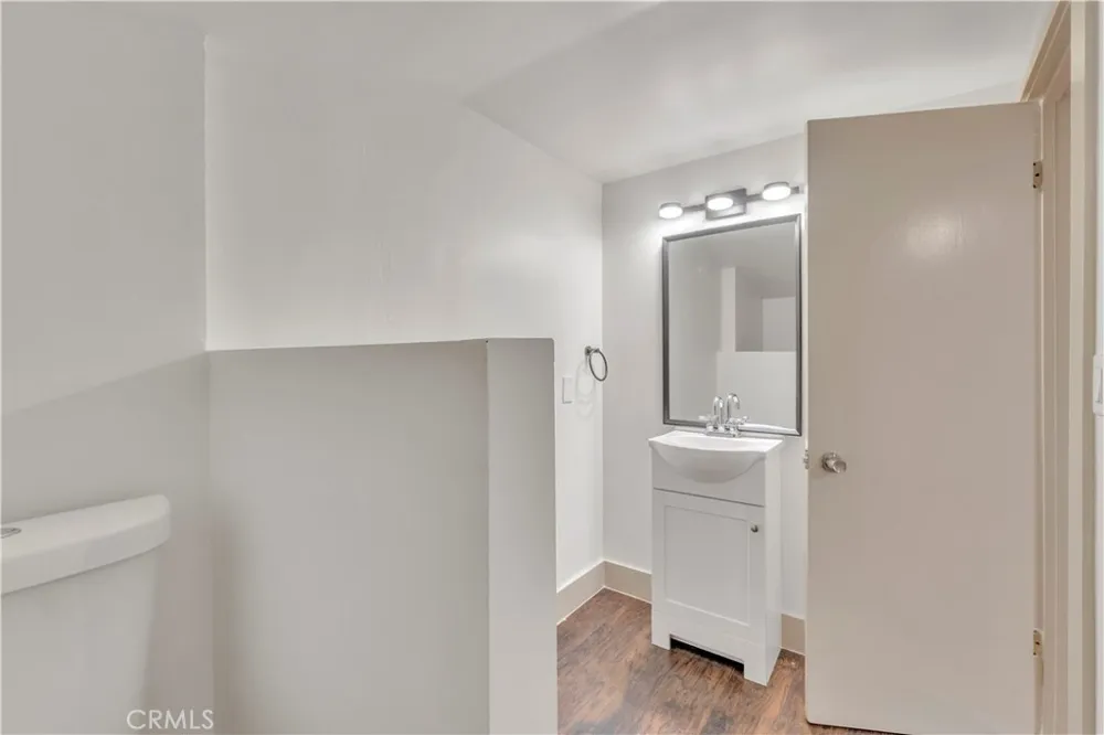 11944 Hesby Street Valley Village, CA 91607
