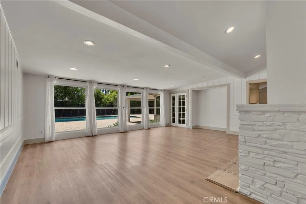 11944 Hesby Street Valley Village, CA 91607
