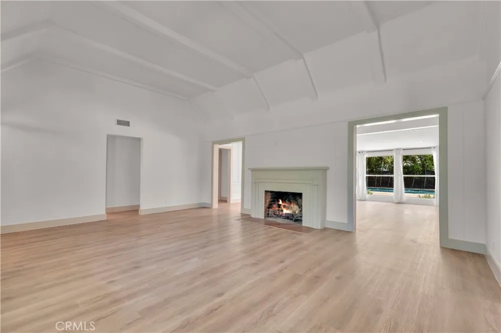 11944 Hesby Street Valley Village, CA 91607