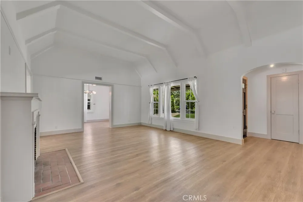 11944 Hesby Street Valley Village, CA 91607