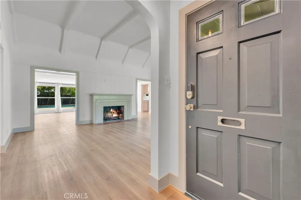 11944 Hesby Street Valley Village, CA 91607