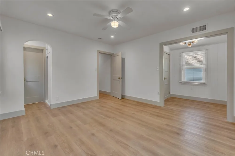 11944 Hesby Street Valley Village, CA 91607