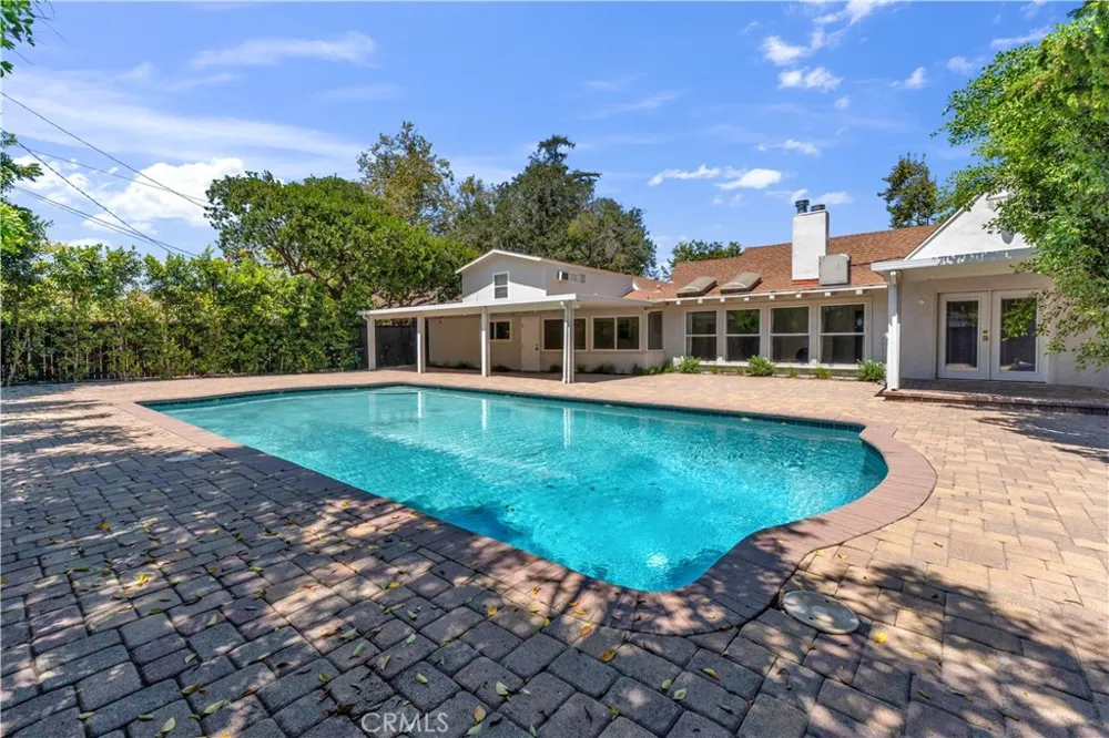 11944 Hesby Street Valley Village, CA 91607