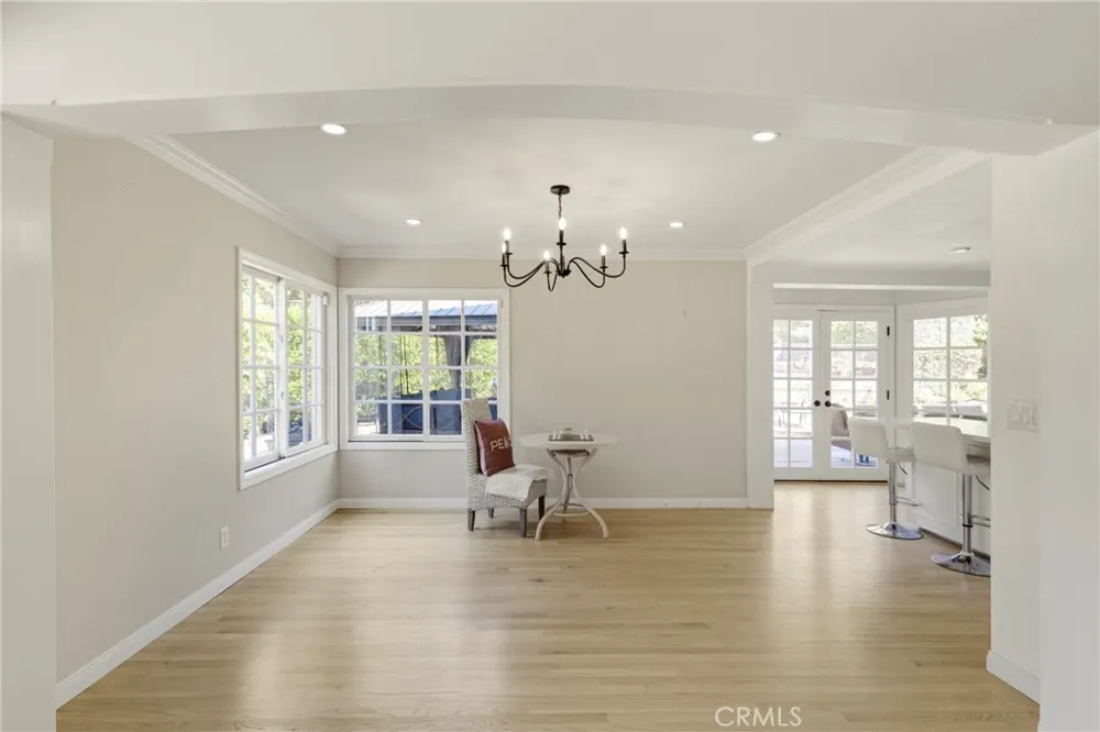 21335 Dove Chatsworth, CA 91311