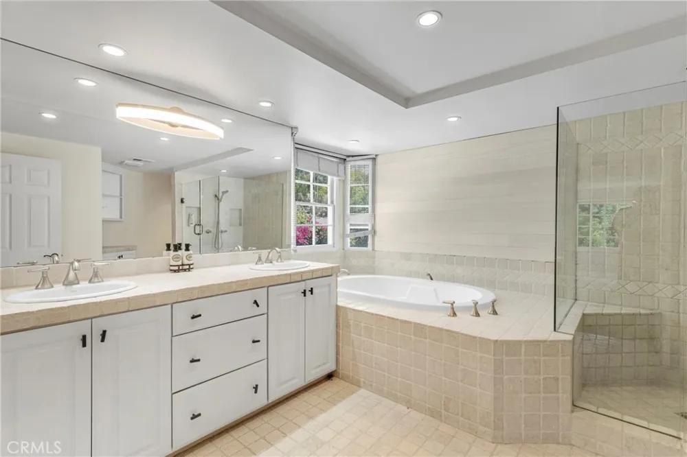21335 Dove Chatsworth, CA 91311