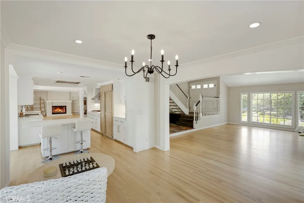 21335 Dove Chatsworth, CA 91311