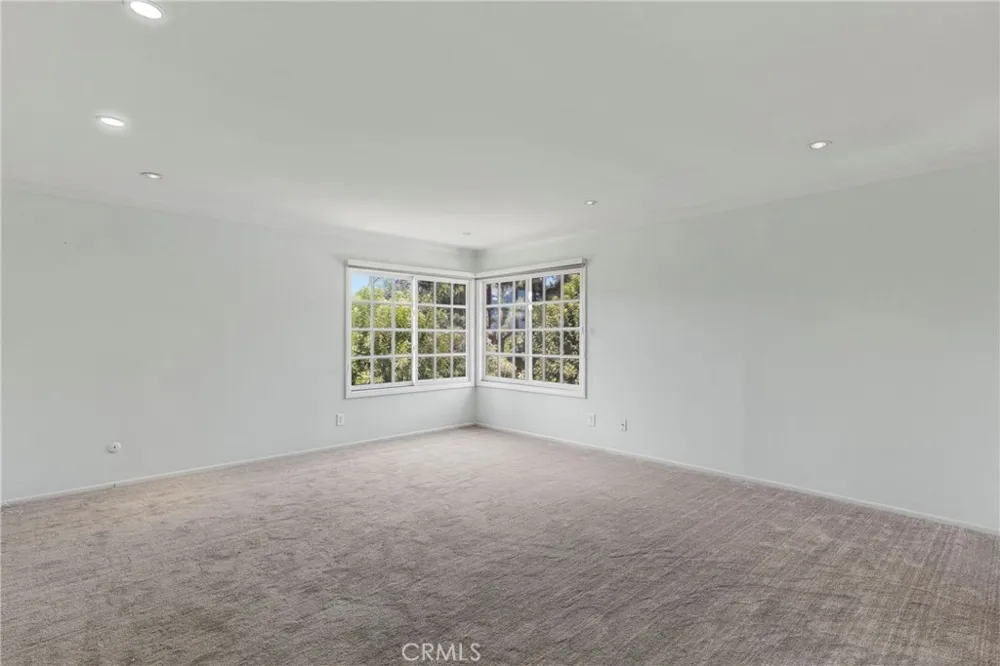 21335 Dove Chatsworth, CA 91311