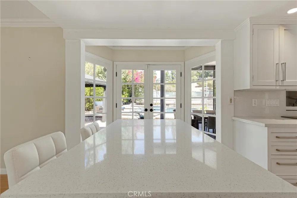 21335 Dove Chatsworth, CA 91311