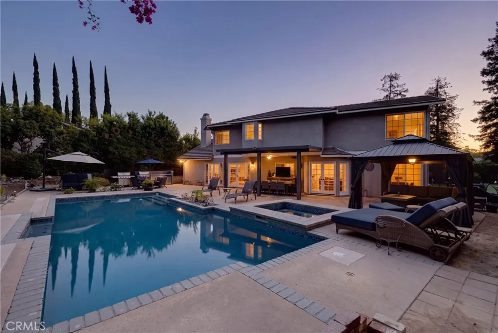 21335 Dove Chatsworth, CA 91311