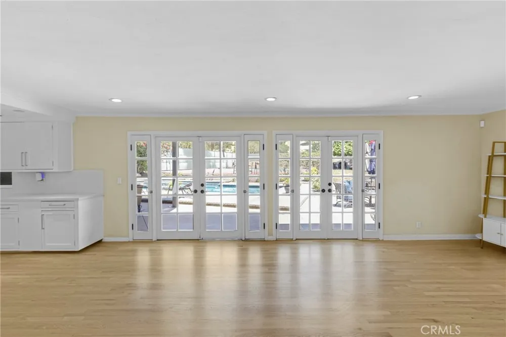 21335 Dove Chatsworth, CA 91311