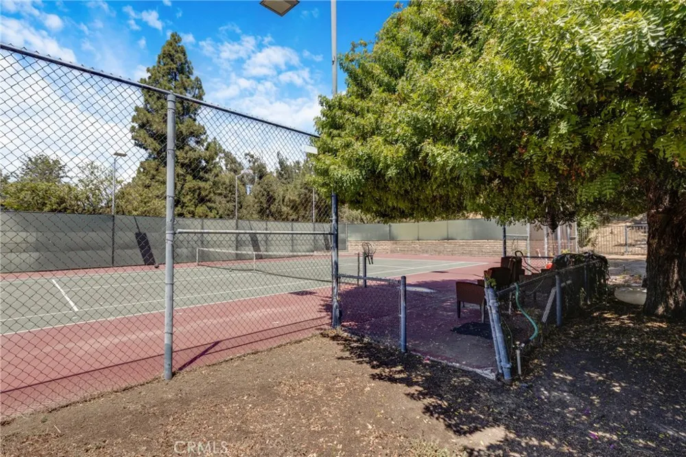 21335 Dove Chatsworth, CA 91311