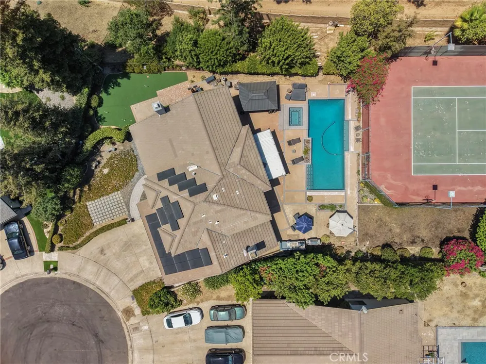 21335 Dove Chatsworth, CA 91311