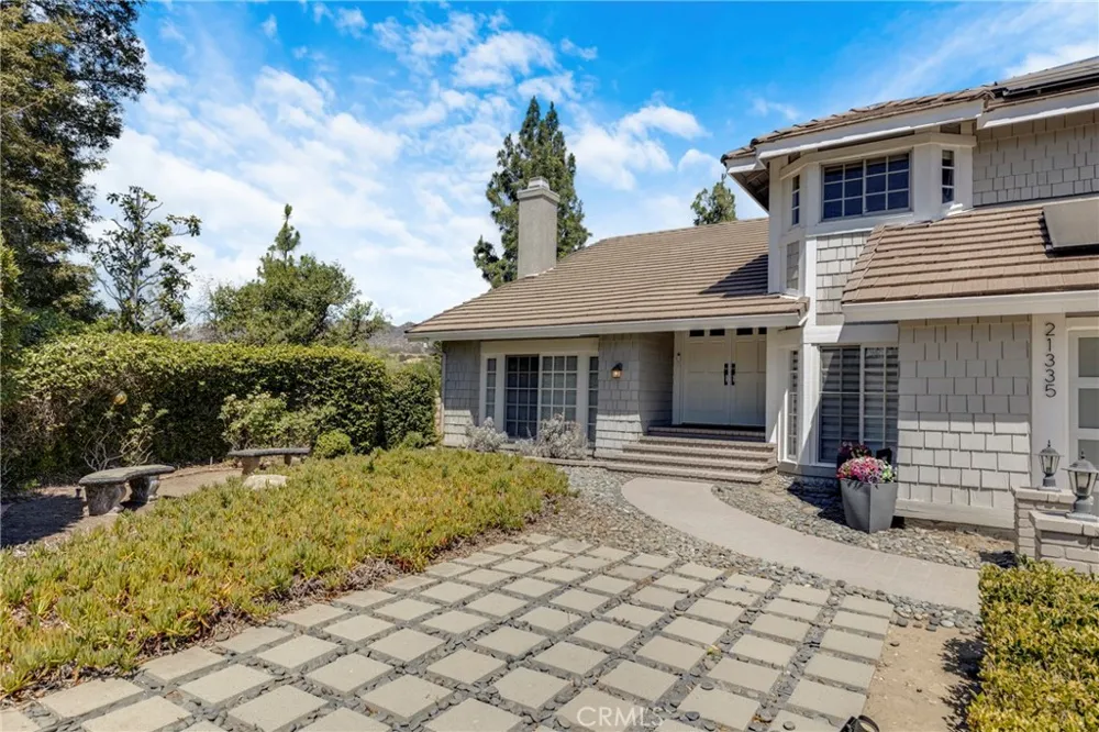 21335 Dove Chatsworth, CA 91311