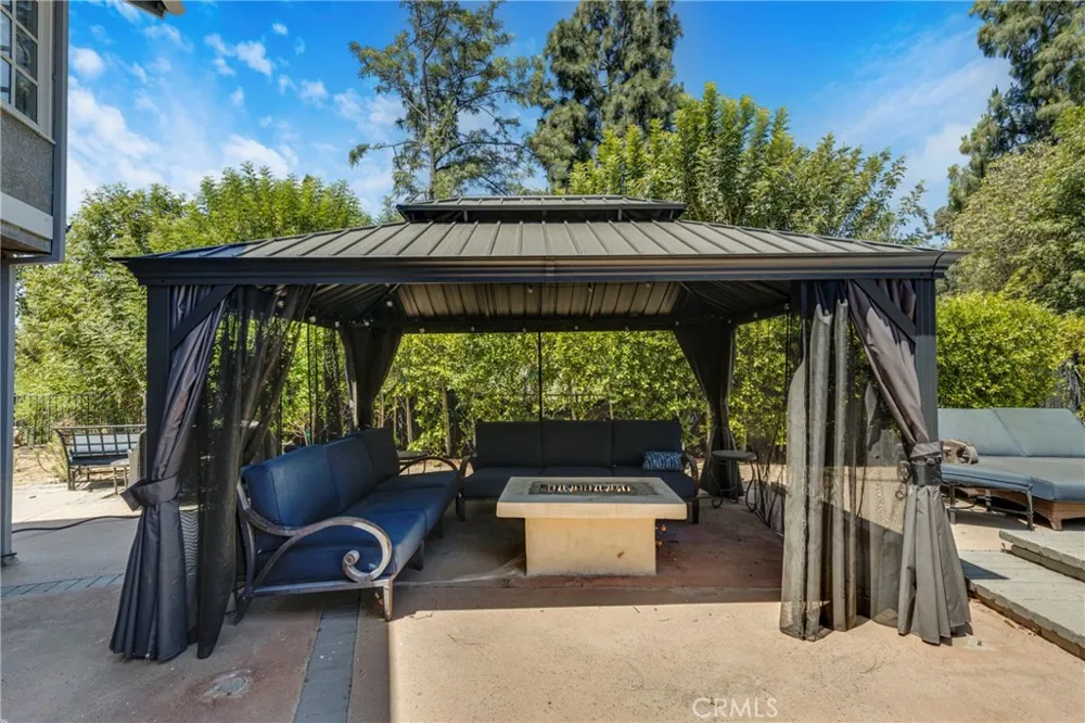 21335 Dove Chatsworth, CA 91311