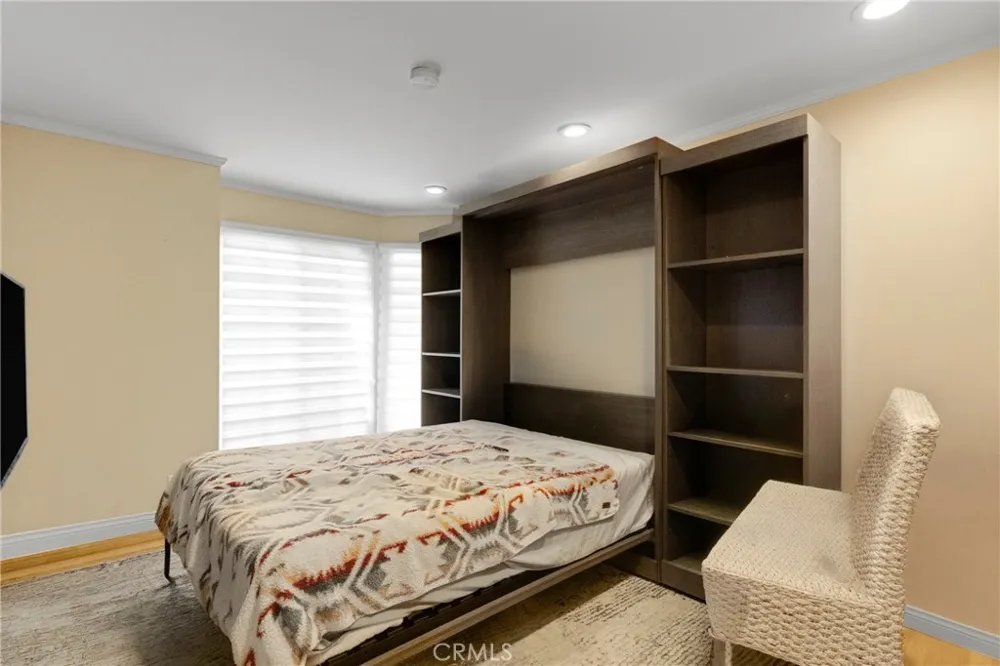 21335 Dove Chatsworth, CA 91311